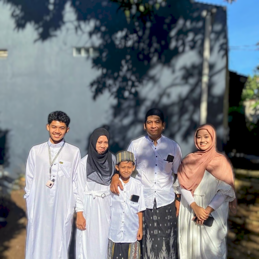 https://baimkhitanan.khitanan.id/dirmember/00000002/mrzldy18/photo-17970-11266-l-202507251221.png